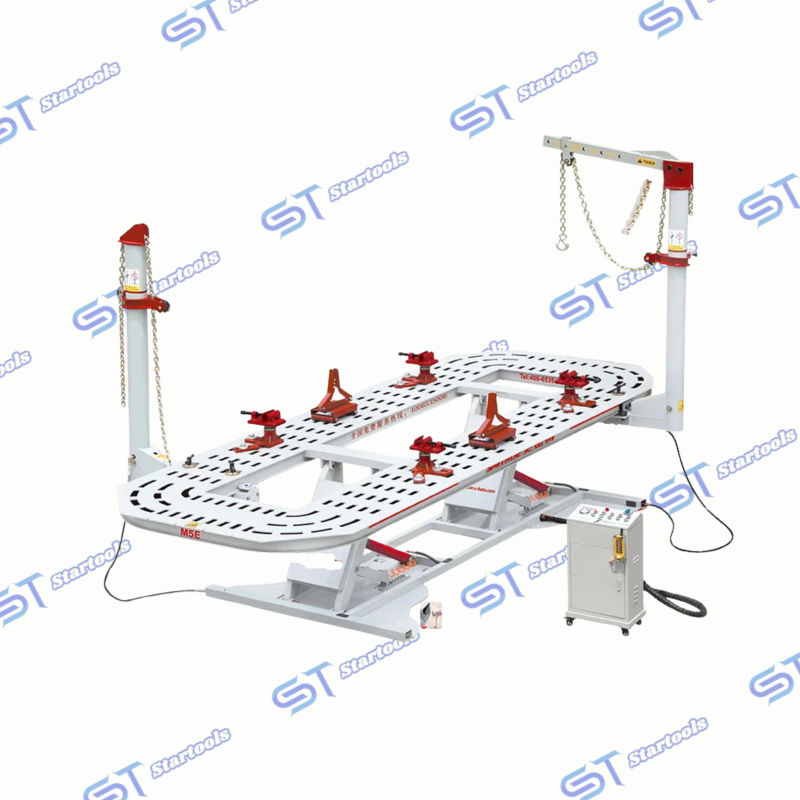 Chassis straightening and tightening device for passenger cars